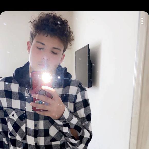 Meet your Posher, Andrew - Picture 1 of 1